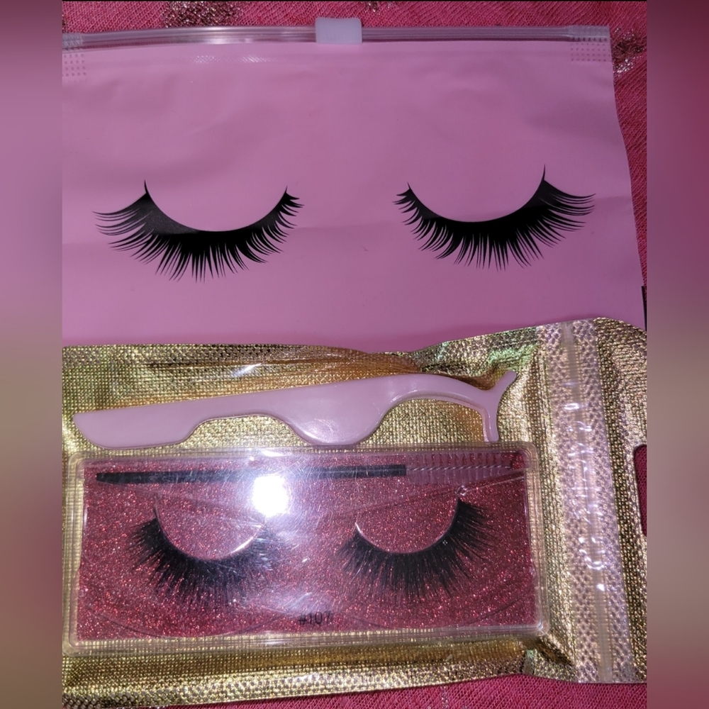 Lashes - Picture 7 of 15